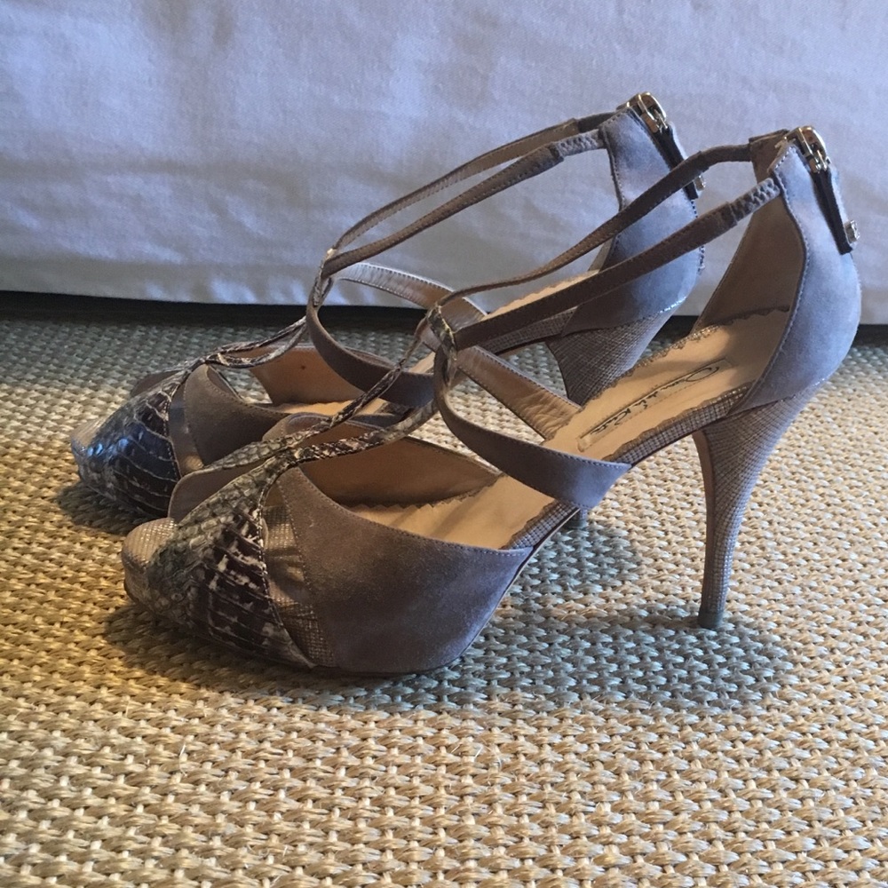 Oscar de la Renta heels. Great condition! Sz 38.5